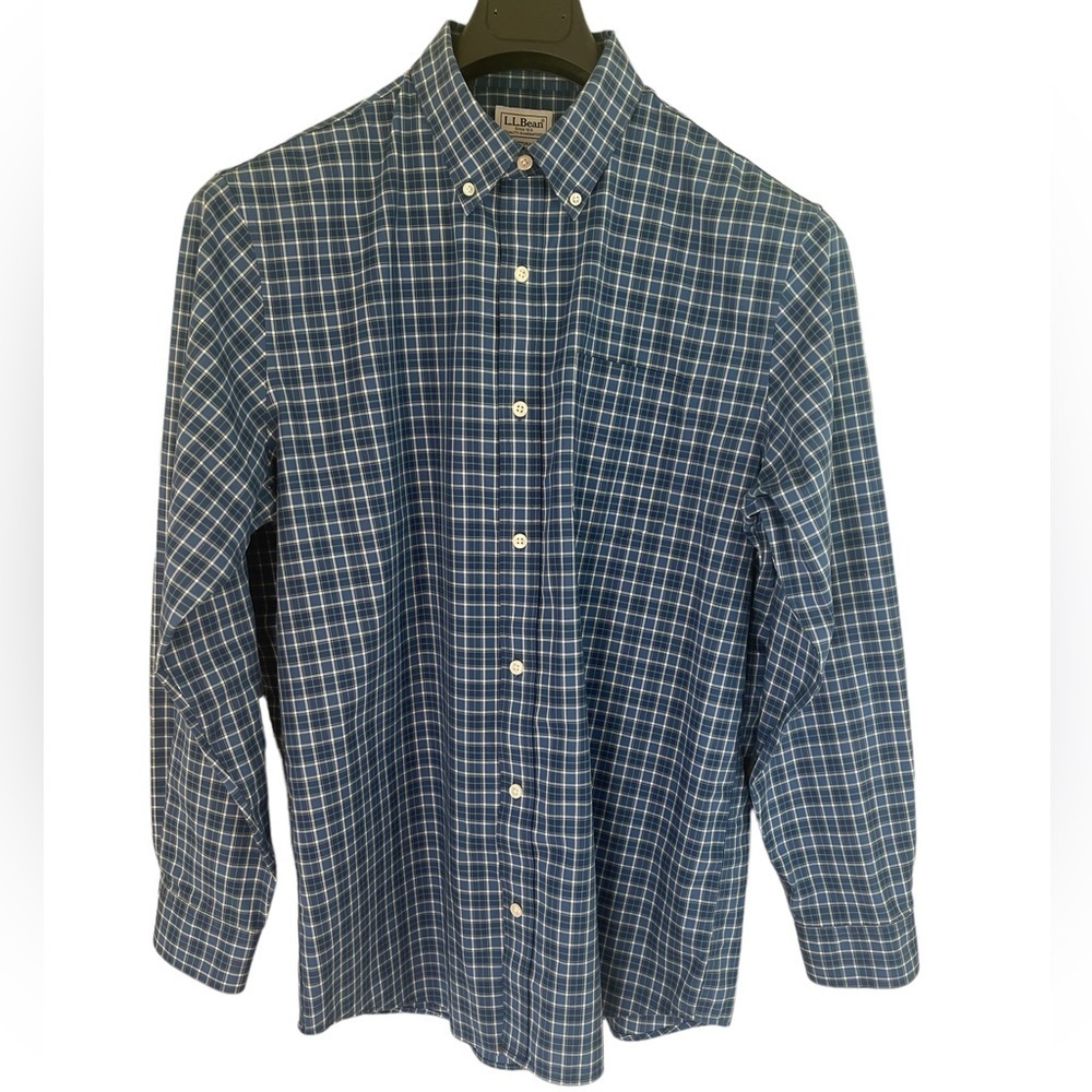 L.L. Bean Long Sleeve Button Up Shirt Cotton‎  Blue Plaid Size Medium